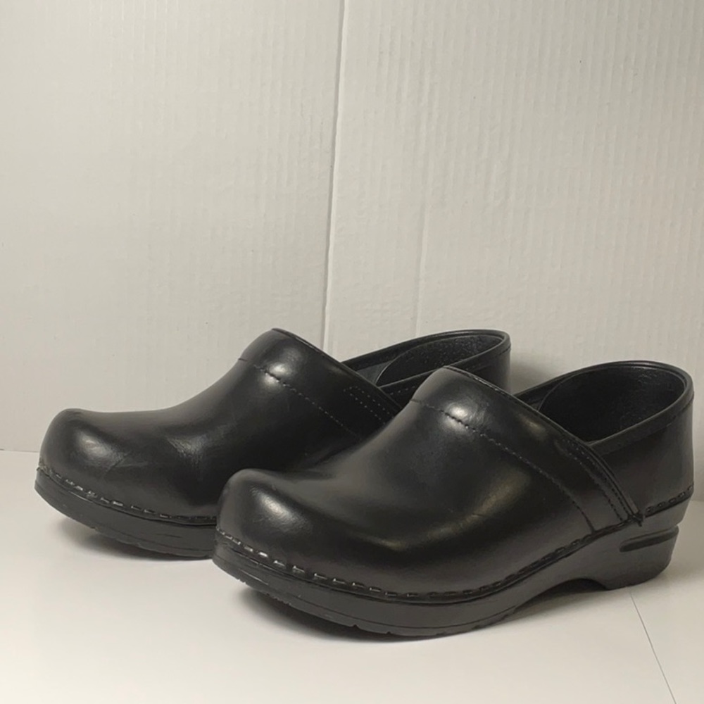 Dansko Size 38 Black